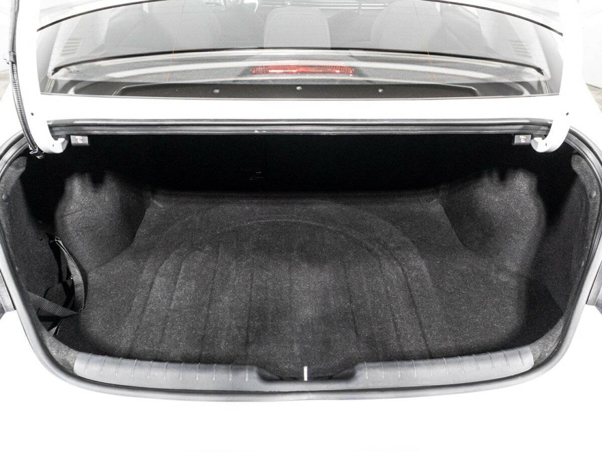 Hyundai Elantra 2021 года с пробегом. Фото: #14