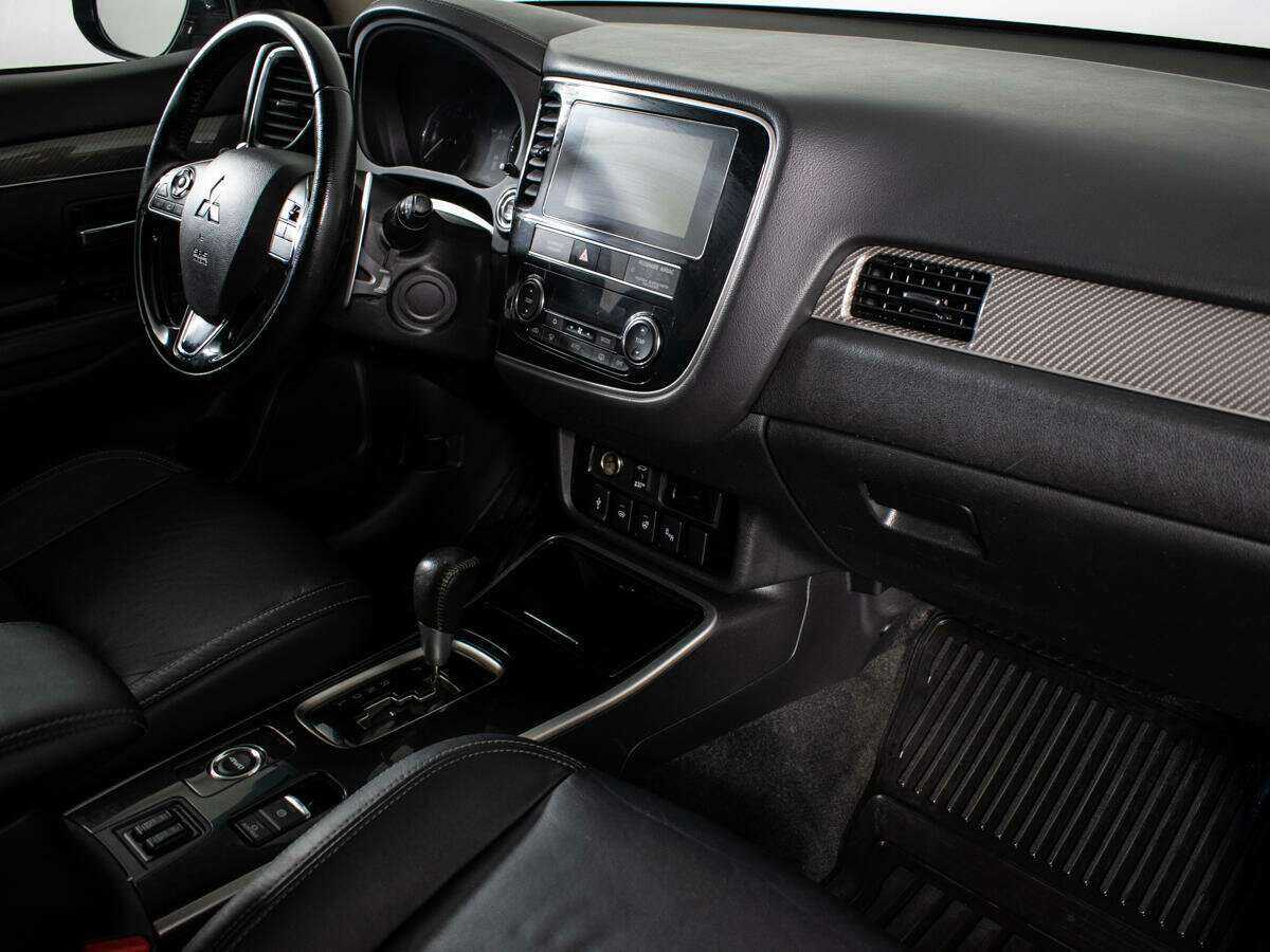Mitsubishi Outlander 2018 года с пробегом. Фото: #5