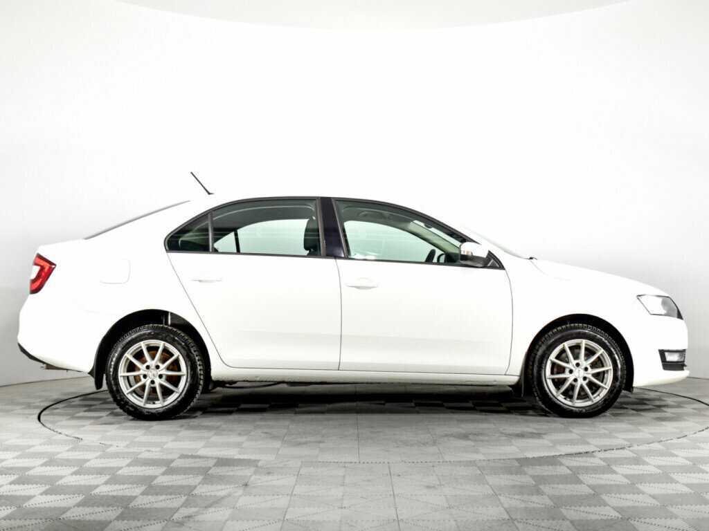 Skoda Rapid 2018 года с пробегом. Фото: #3