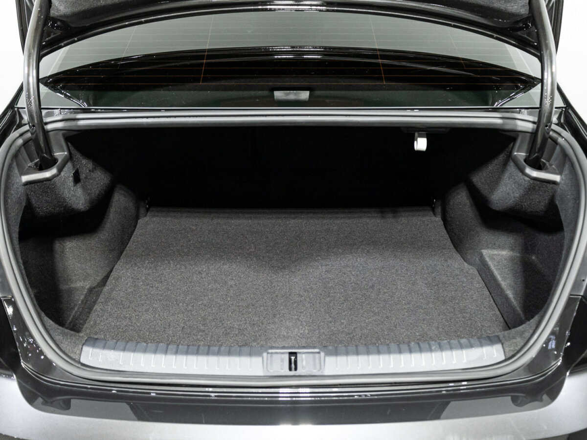 Volkswagen Passat 2021 года с пробегом. Фото: #19