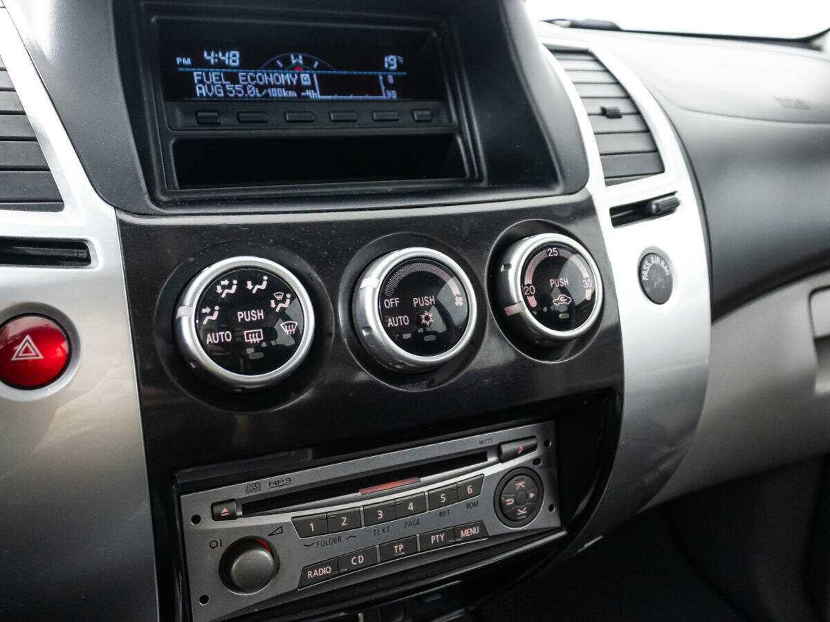 Mitsubishi Pajero Sport 2012 года с пробегом. Фото: #14