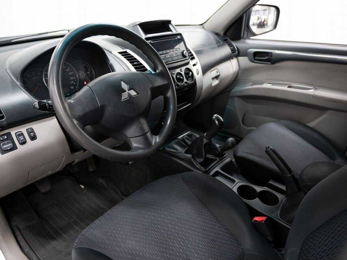 Mitsubishi Pajero Sport 2014 года с пробегом. Фото: #6