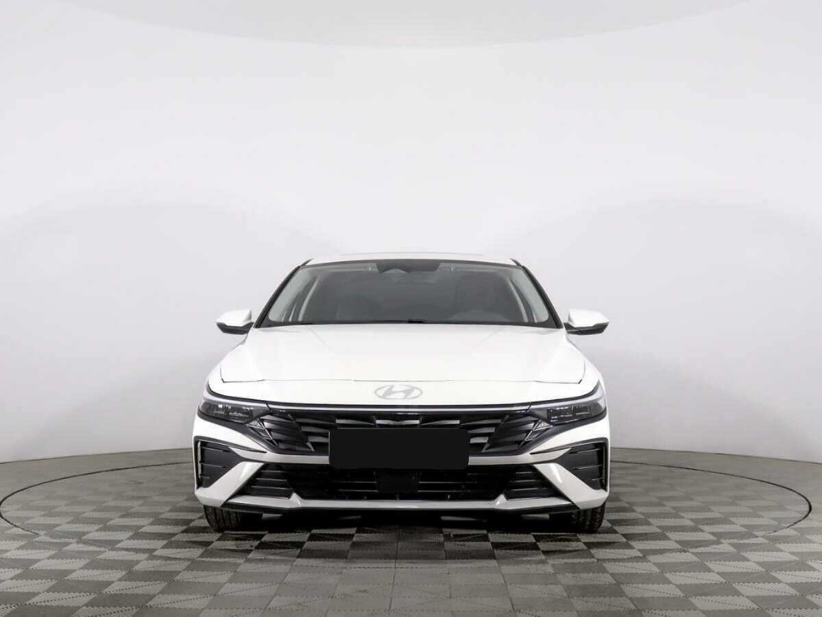 Hyundai Elantra 2024 года с пробегом. Фото: #1