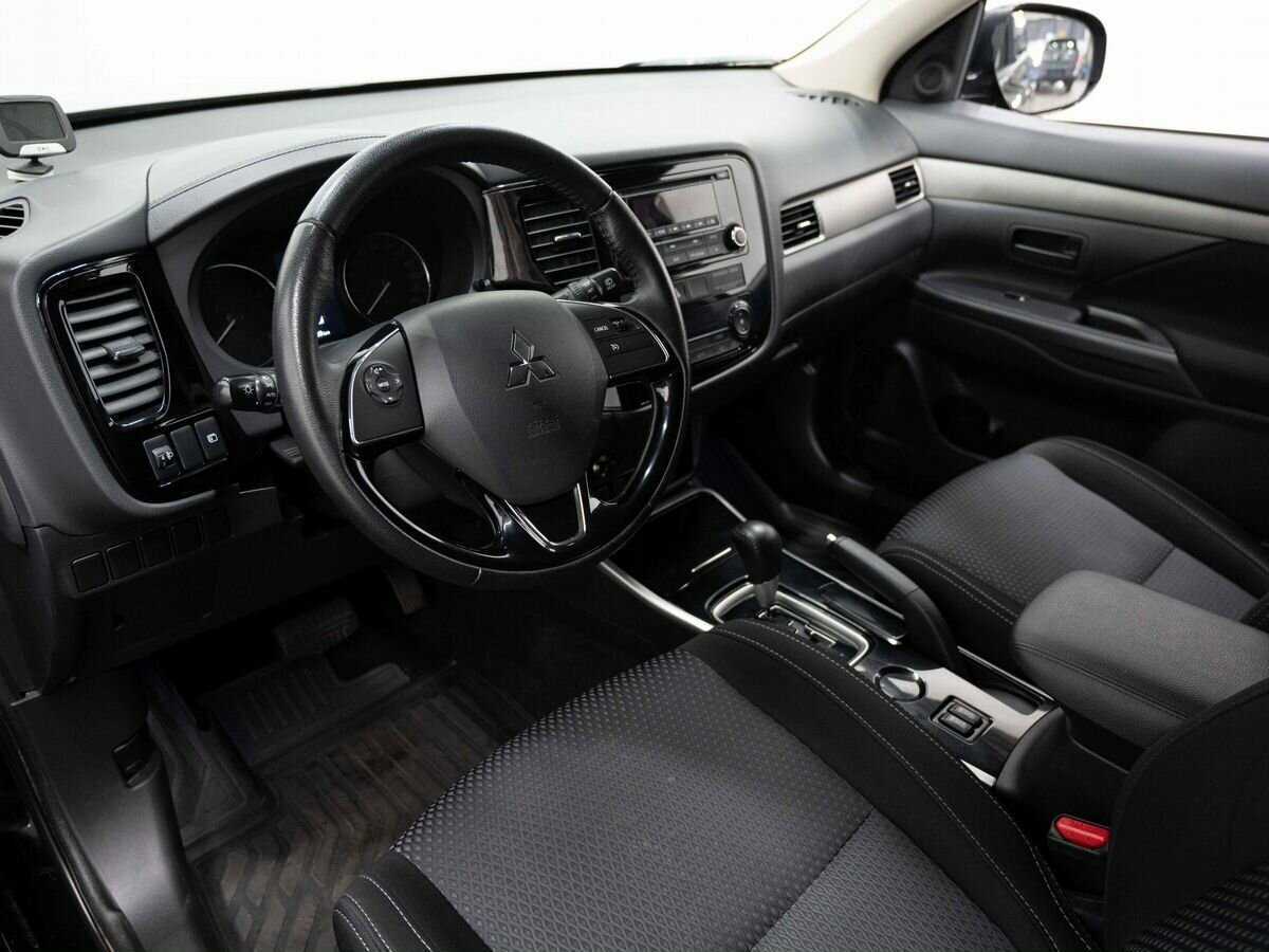Mitsubishi Outlander 2018 года с пробегом. Фото: #6