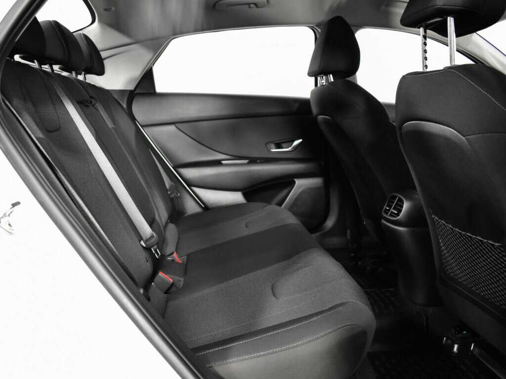 Hyundai Elantra 2021 года с пробегом. Фото: #9