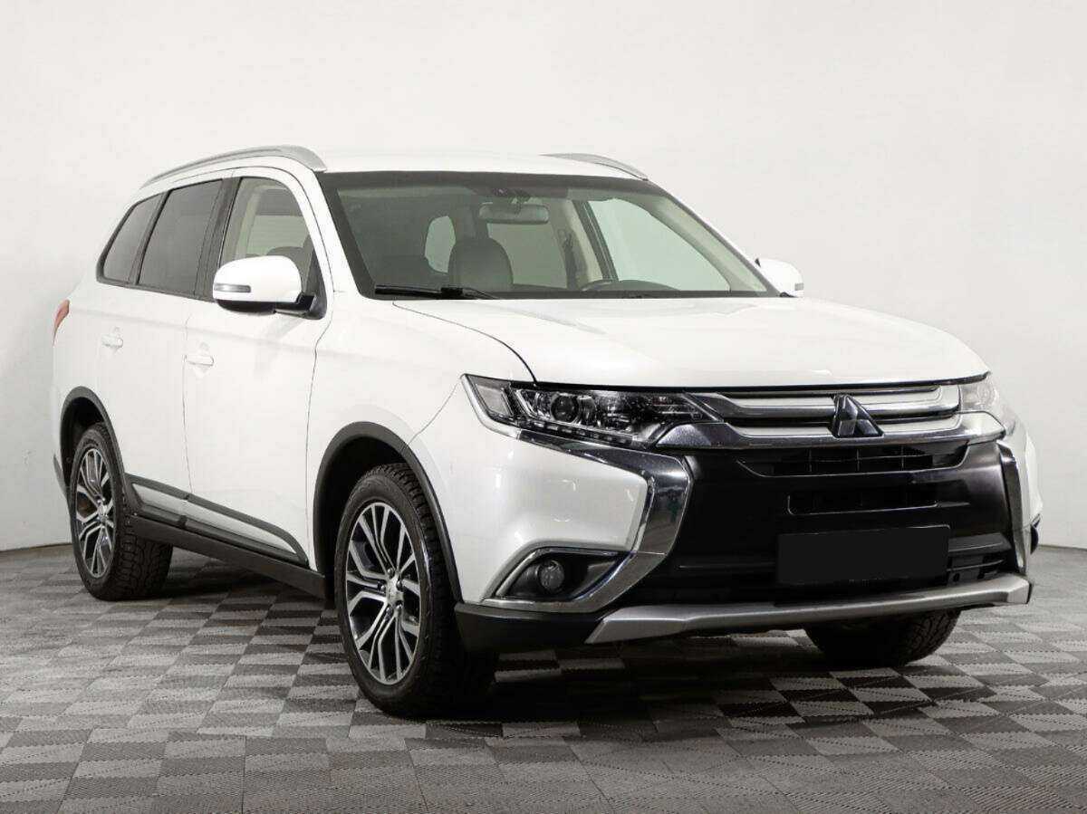 Mitsubishi Outlander 2017 года с пробегом. Фото: #2