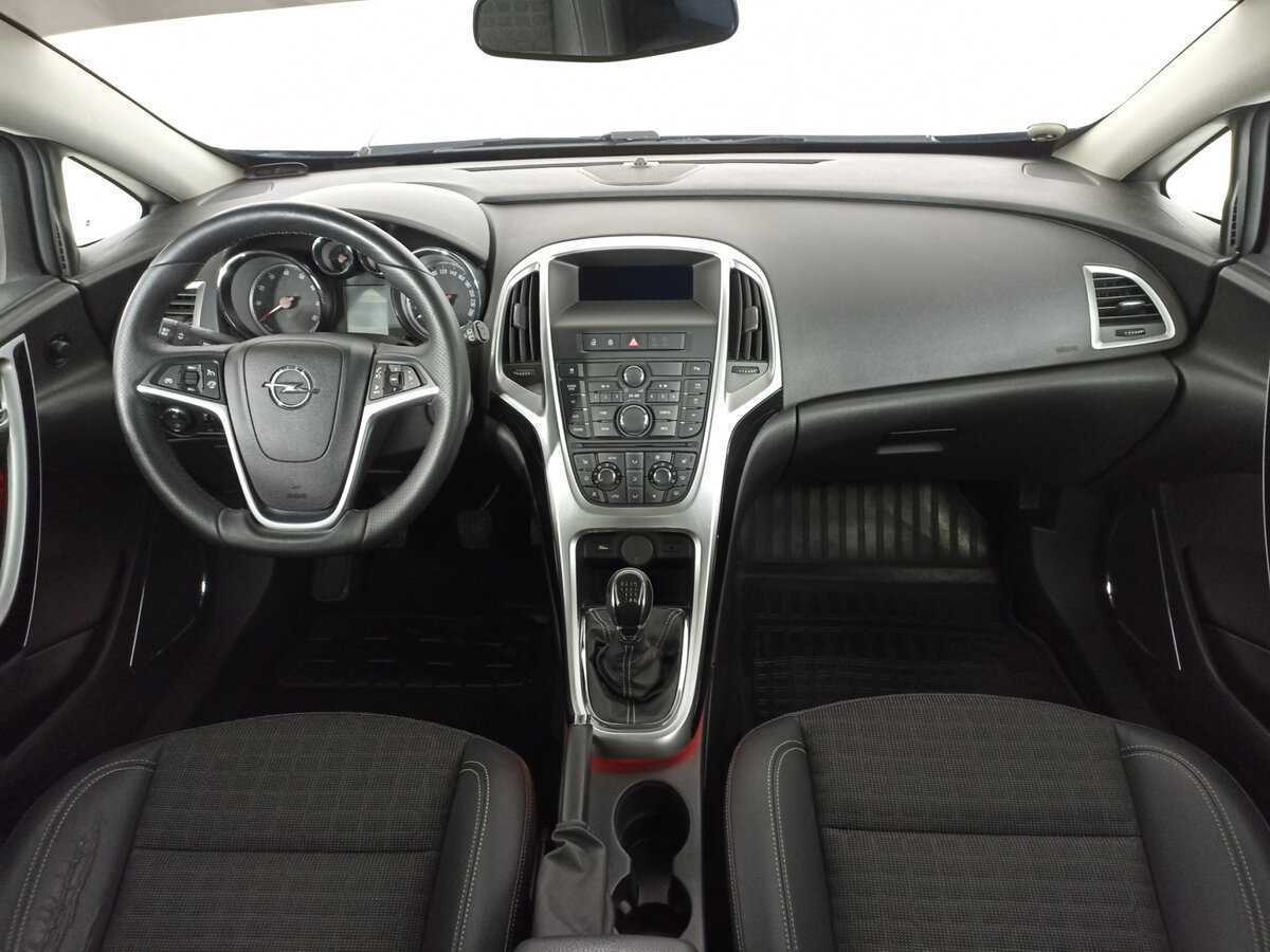Opel Astra 2013 года с пробегом. Фото: #11