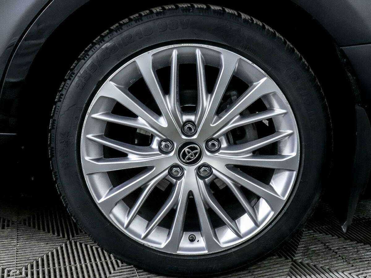 Toyota Camry 2018 года с пробегом. Фото: #12