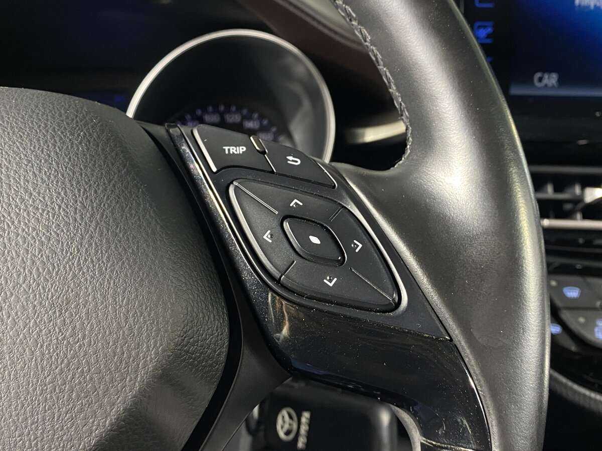 Toyota C-HR 2019 года с пробегом. Фото: #11