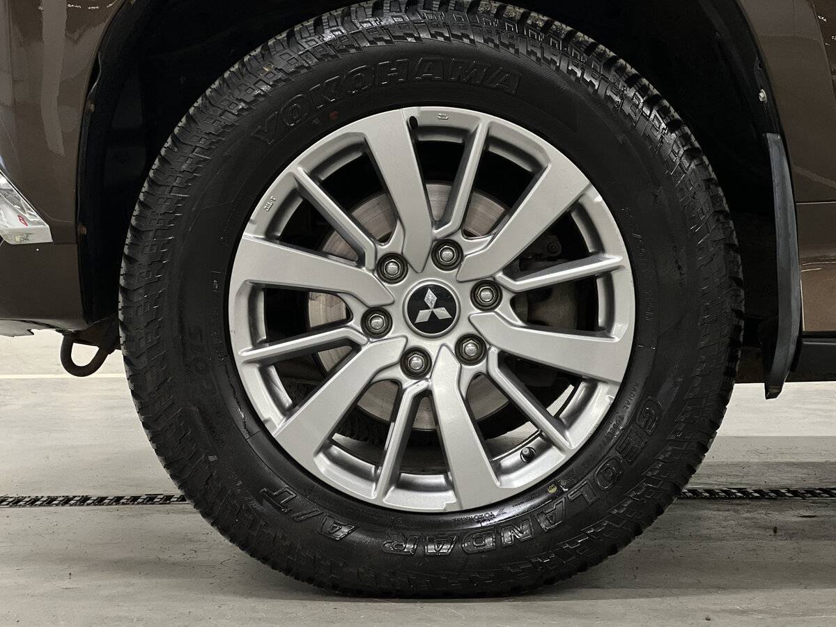 Mitsubishi Pajero Sport 2018 года с пробегом. Фото: #16