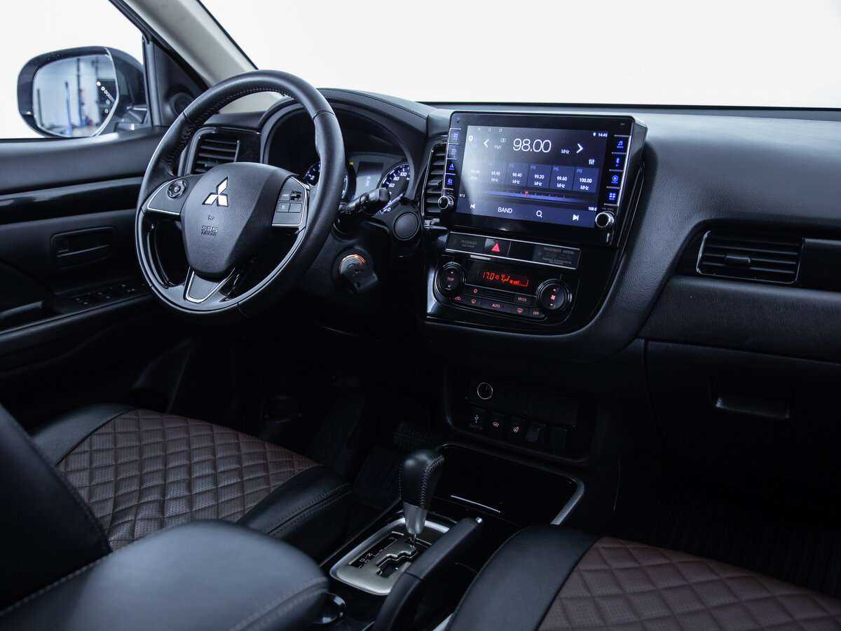 Mitsubishi Outlander 2020 года с пробегом. Фото: #12