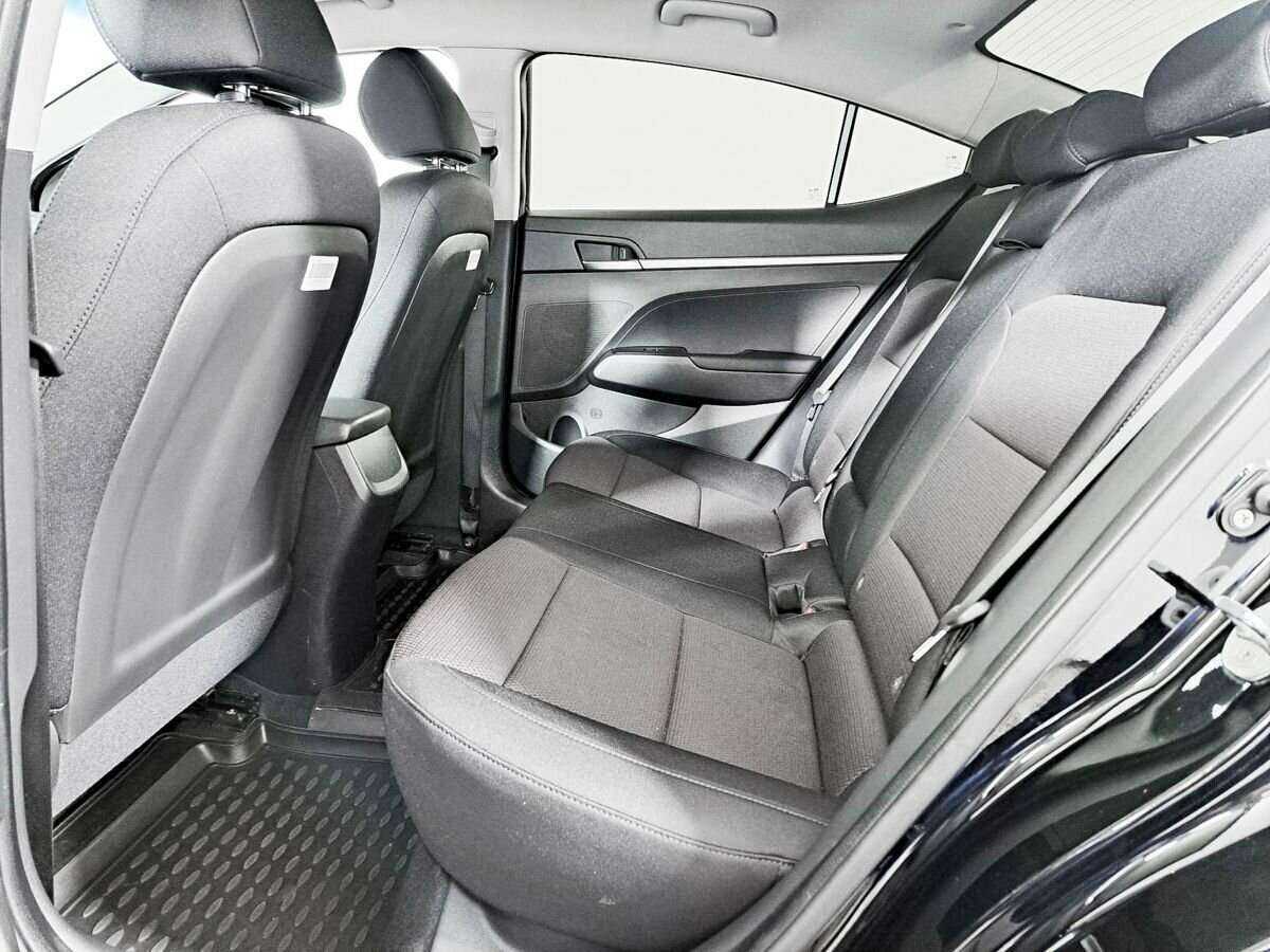 Hyundai Elantra 2019 года с пробегом. Фото: #8