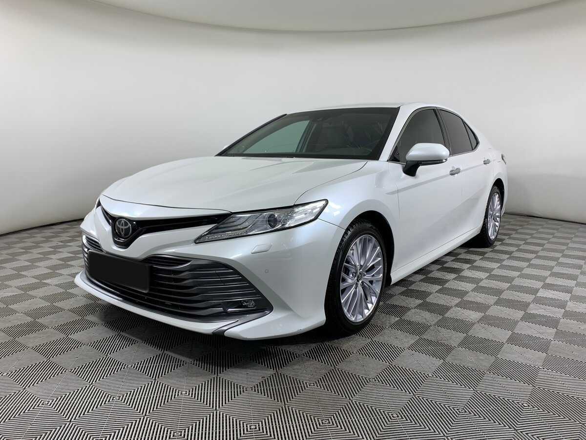 Toyota Camry 2020 года с пробегом. Посмотреть фото