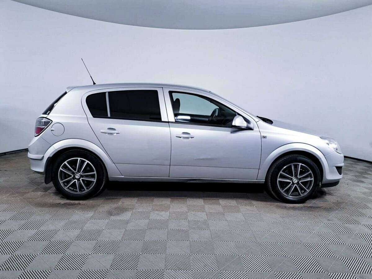 Opel Astra 2013 года с пробегом. Фото: #3