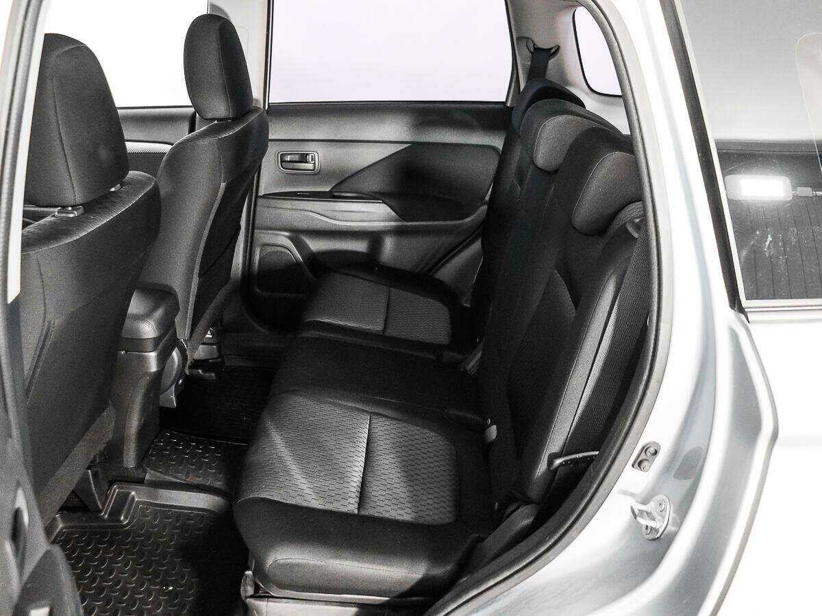 Mitsubishi Outlander 2012 года с пробегом. Фото: #9