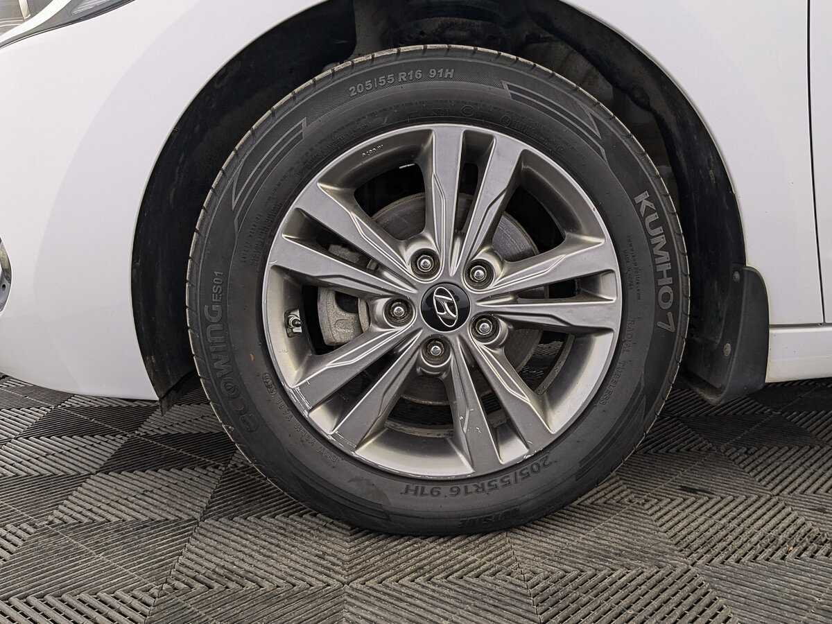 Hyundai Elantra 2018 года с пробегом. Фото: #11