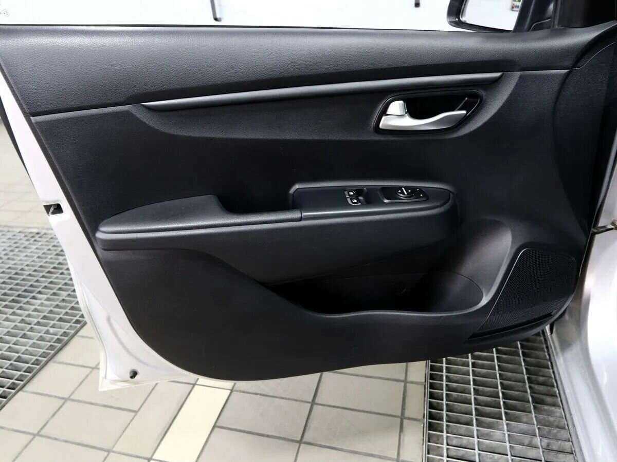 Kia Rio 2021 года с пробегом. Фото: #6