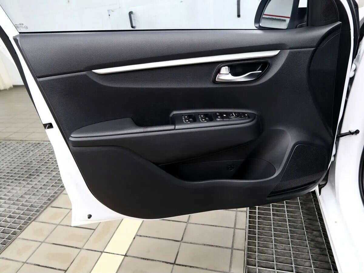 Kia Rio 2021 года с пробегом. Фото: #7