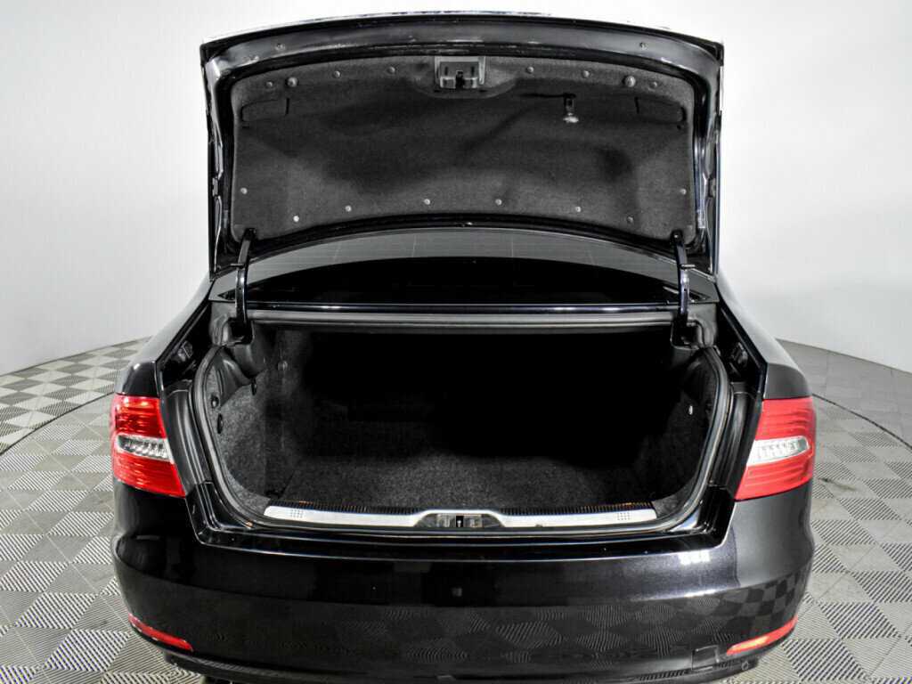 Skoda Superb 2013 года с пробегом. Фото: #16