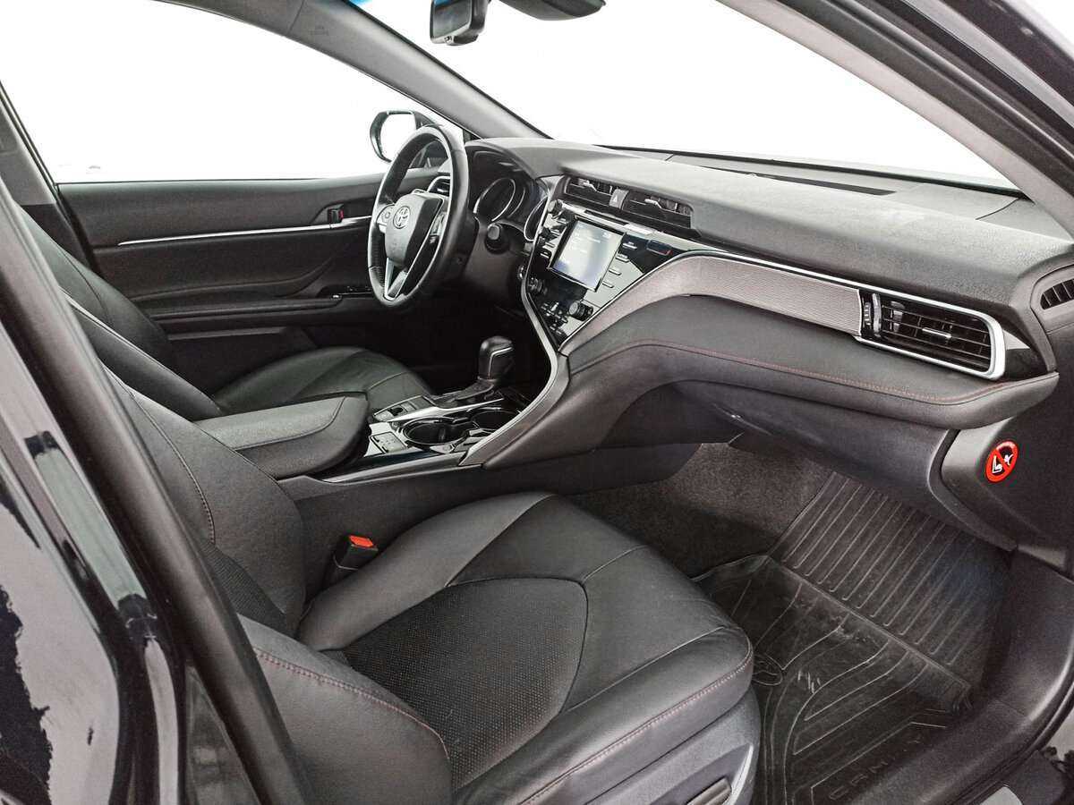 Toyota Camry 2020 года с пробегом. Фото: #7