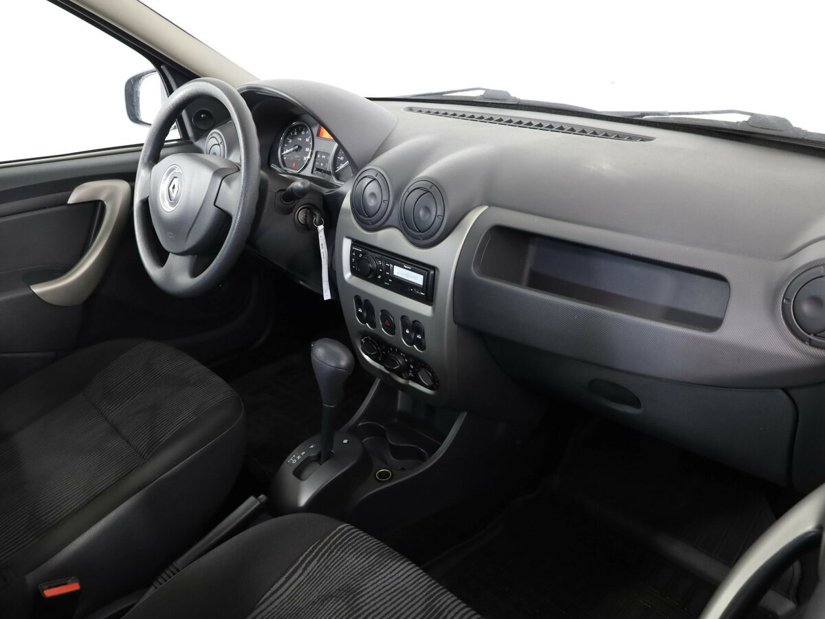 Renault Logan 2015 года с пробегом. Фото: #14