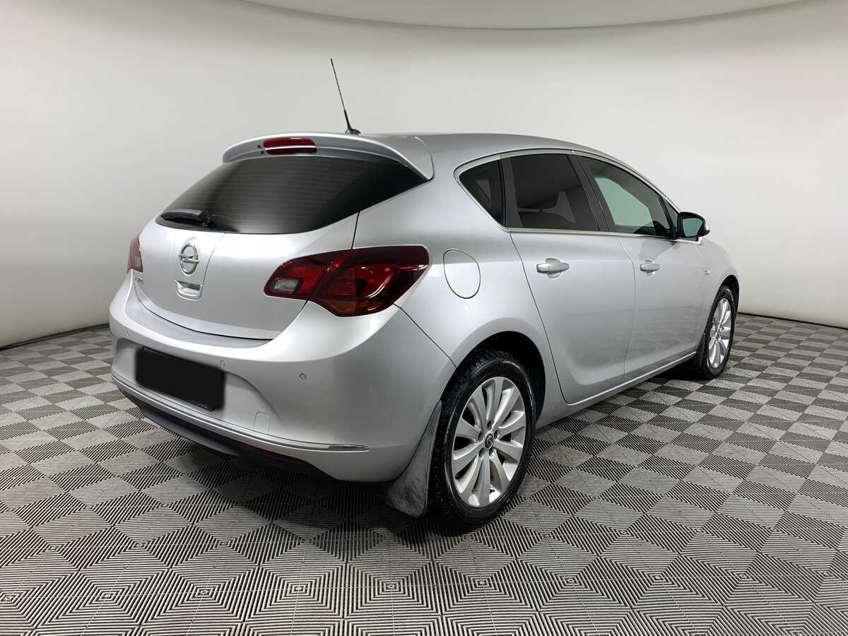 Opel Astra 2012 года с пробегом. Фото: #4