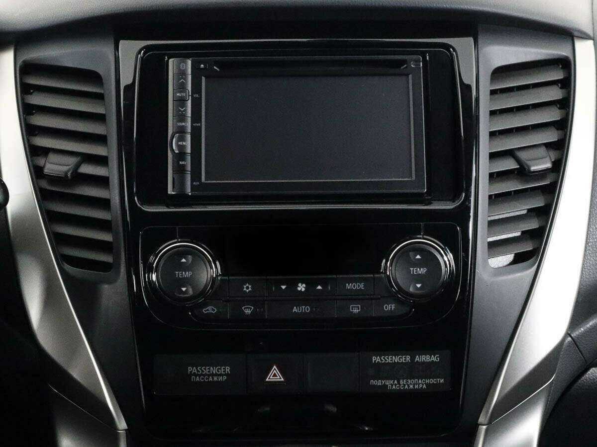 Mitsubishi Pajero Sport 2017 года с пробегом. Фото: #10