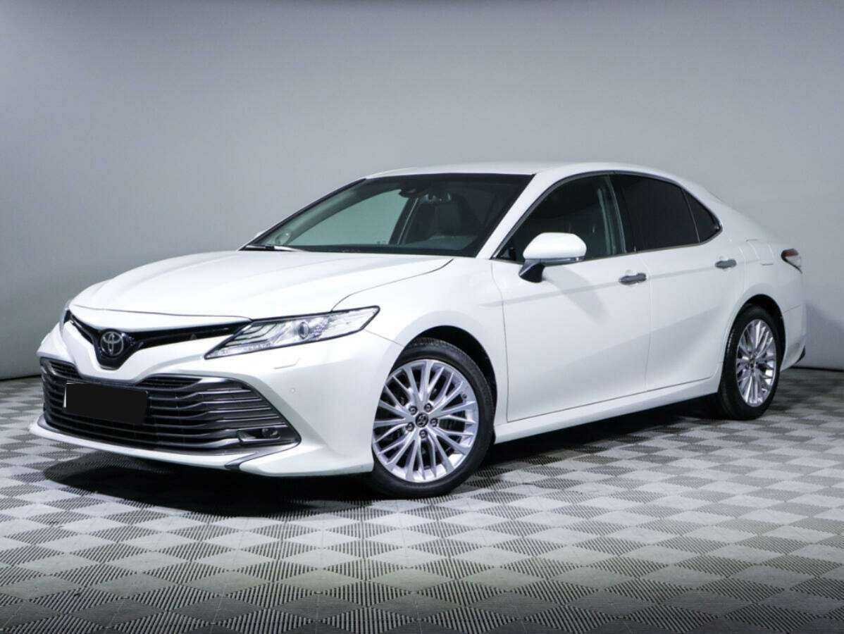 Toyota Camry 2018 года с пробегом. Посмотреть фото