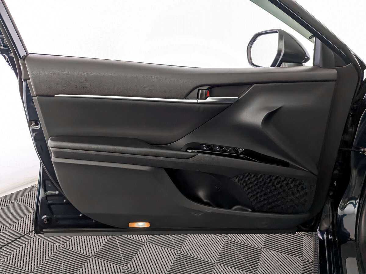 Toyota Camry 2020 года с пробегом. Фото: #14