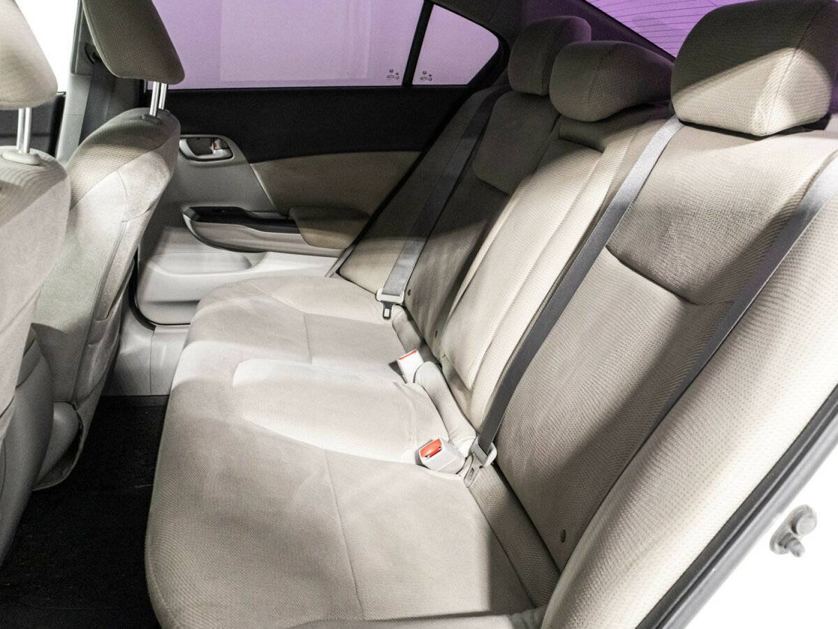 Honda Civic 2012 года с пробегом. Фото: #9