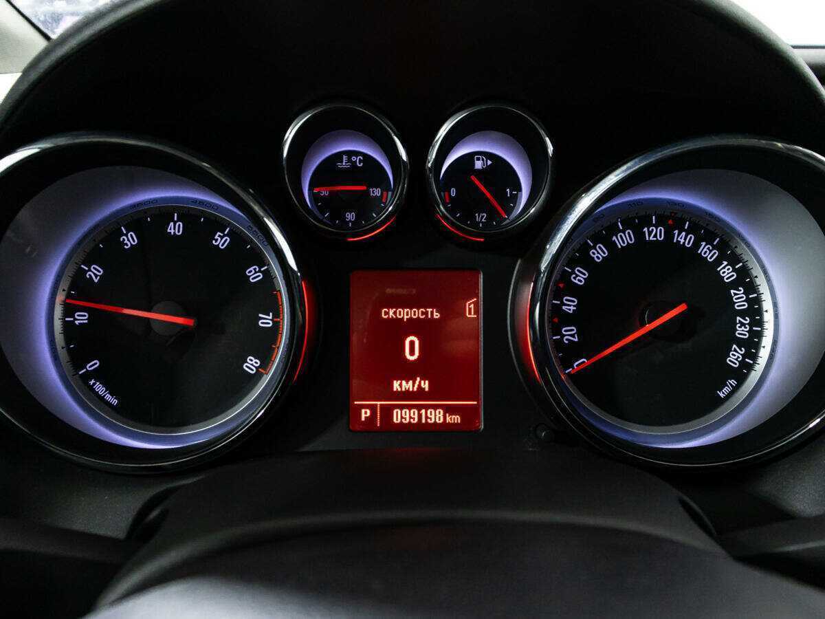 Opel Astra 2012 года с пробегом. Фото: #11