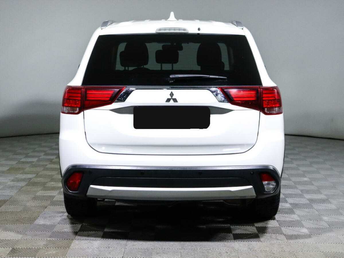Mitsubishi Outlander 2018 года с пробегом. Фото: #4