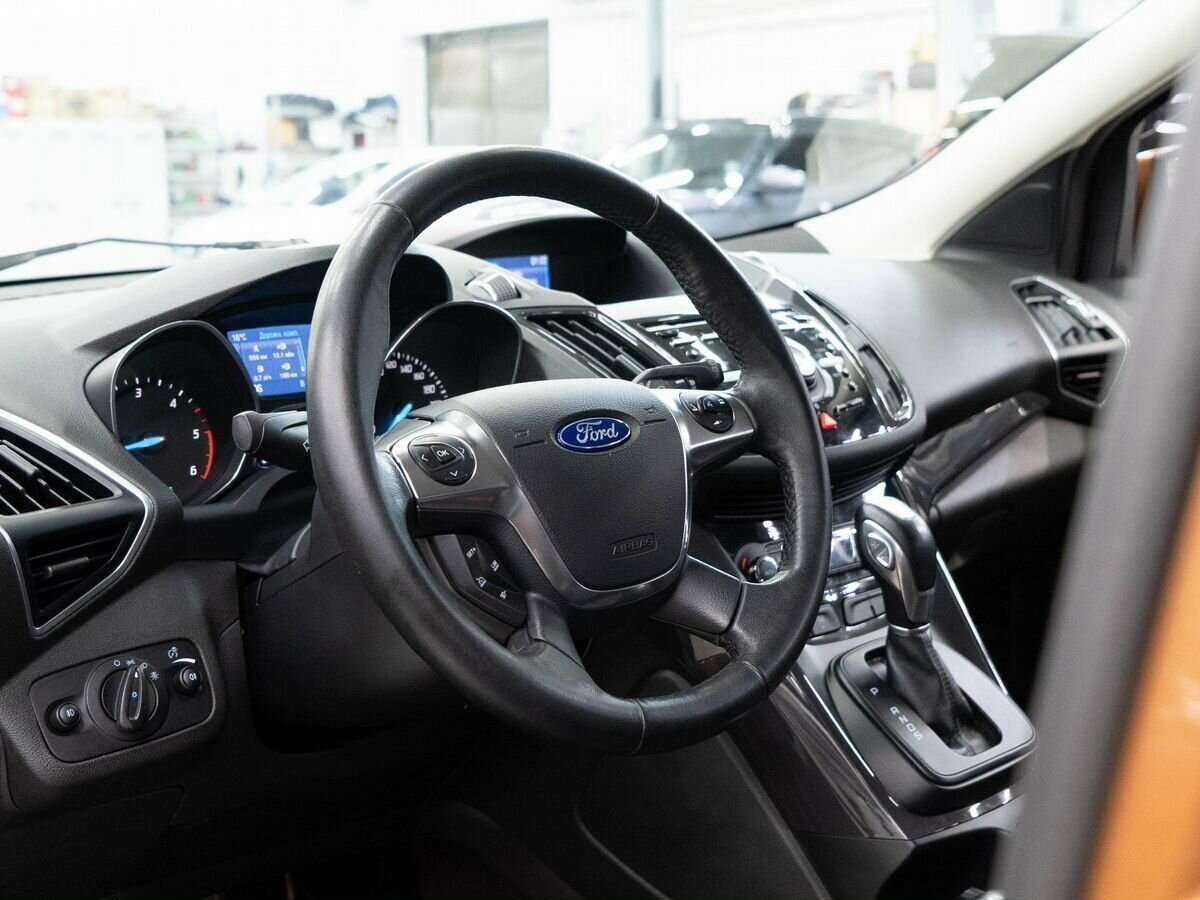 Ford Kuga 2013 года с пробегом. Фото: #3