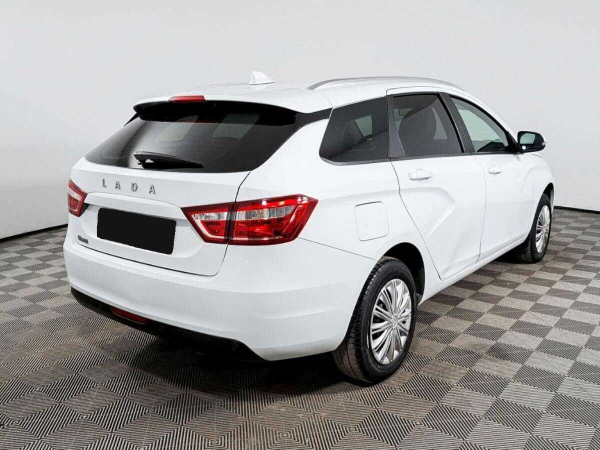 Lada (ВАЗ) Vesta 2018 года с пробегом. Фото: #4
