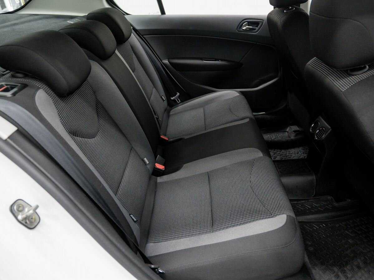 Peugeot 408 2017 года с пробегом. Фото: #8