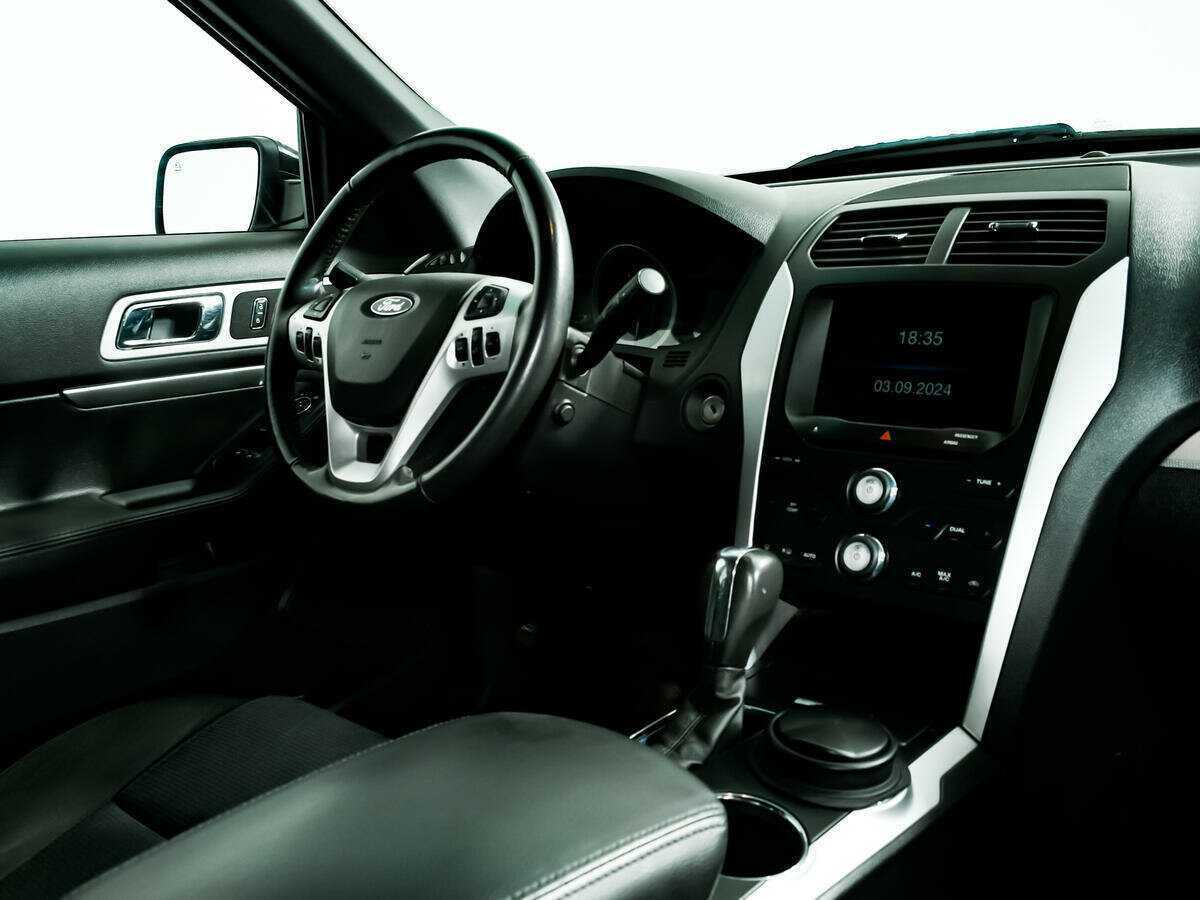 Ford Explorer 2013 года с пробегом. Фото: #8