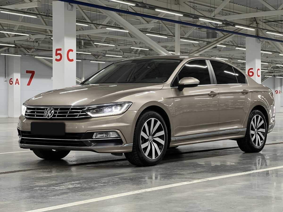 Volkswagen Passat 2016 года с пробегом. Посмотреть фото