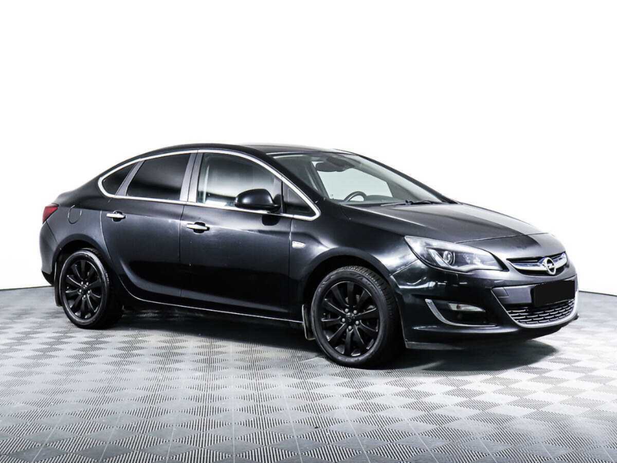 Opel Astra 2013 года с пробегом. Фото: #1