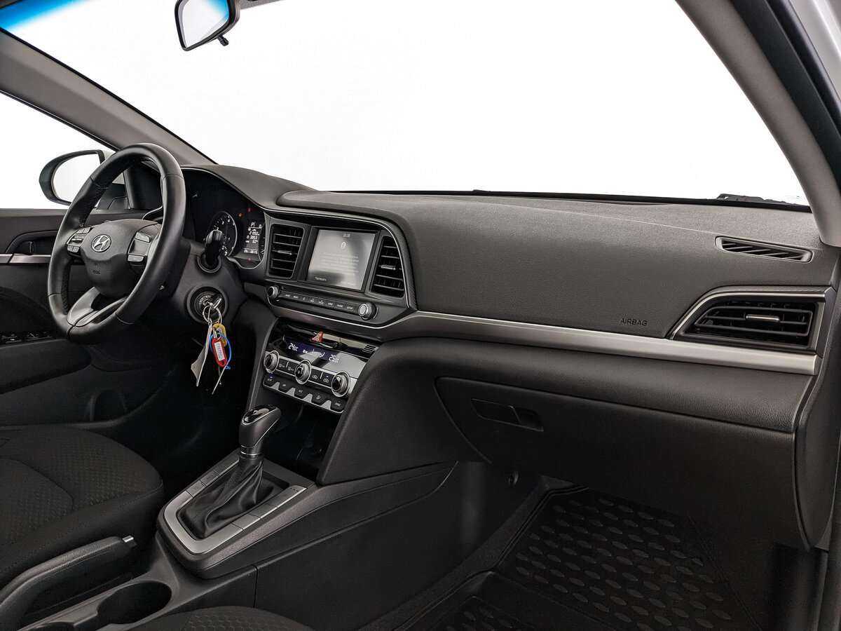 Hyundai Elantra 2020 года с пробегом. Фото: #12