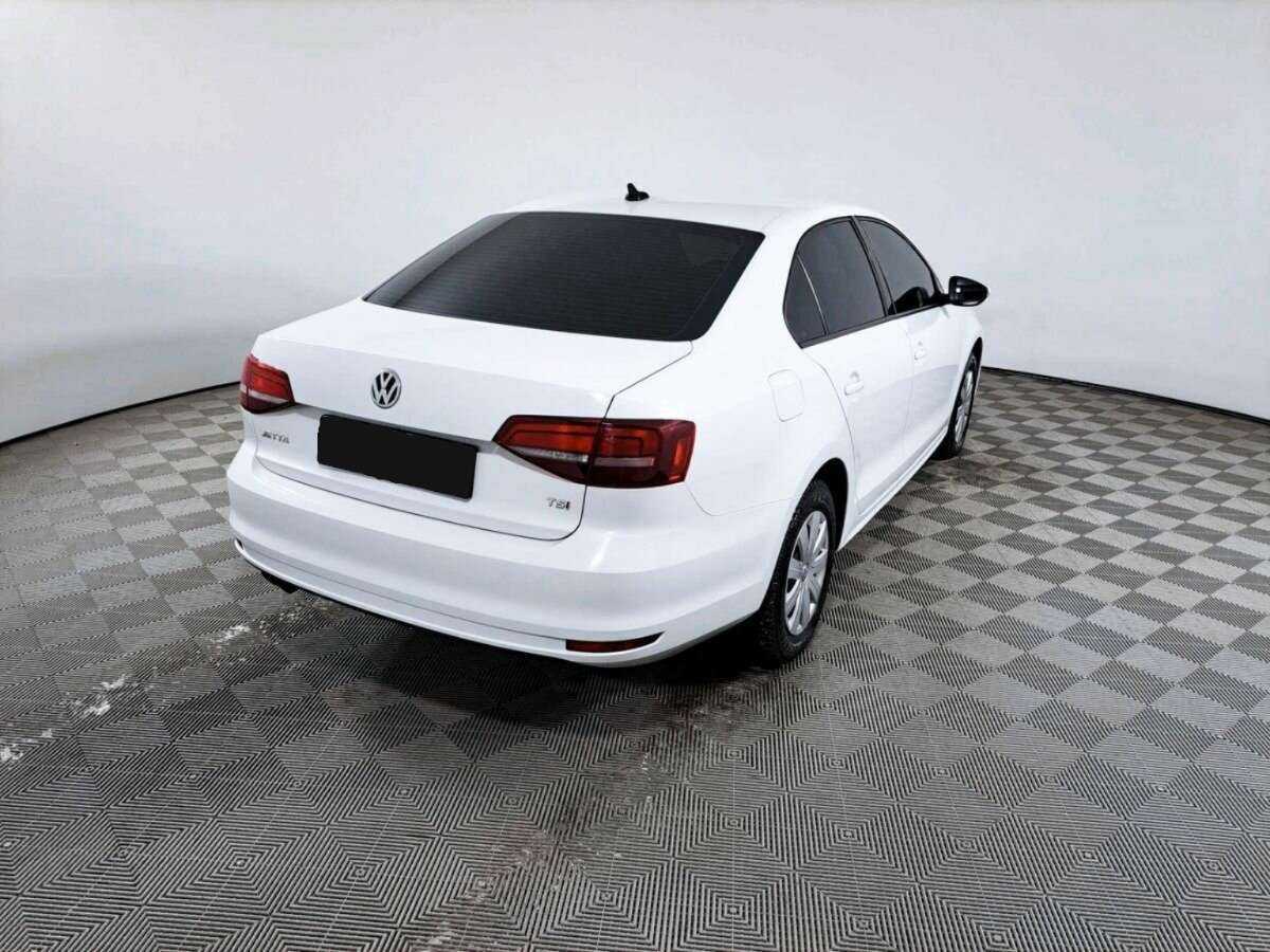 Volkswagen Jetta 2016 года с пробегом. Фото: #4
