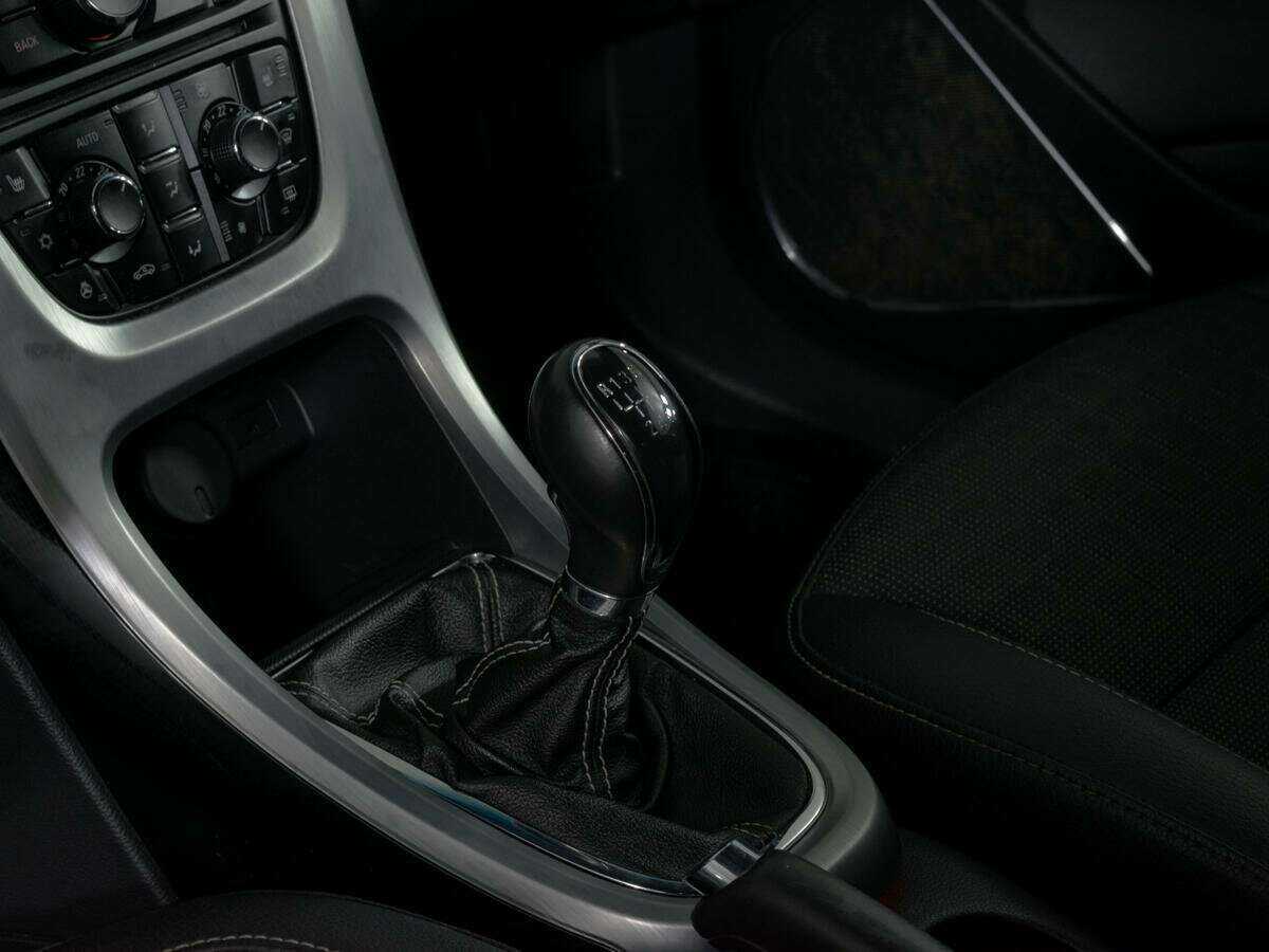 Opel Astra 2012 года с пробегом. Фото: #14