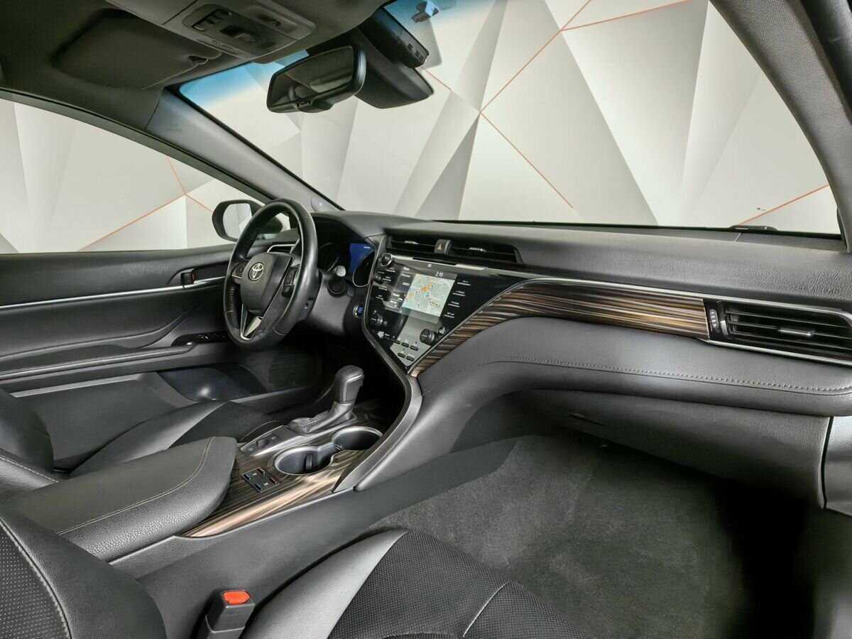 Toyota Camry 2020 года с пробегом. Фото: #8