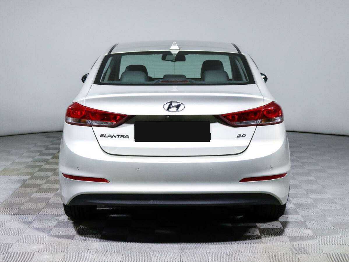 Hyundai Elantra 2018 года с пробегом. Фото: #4