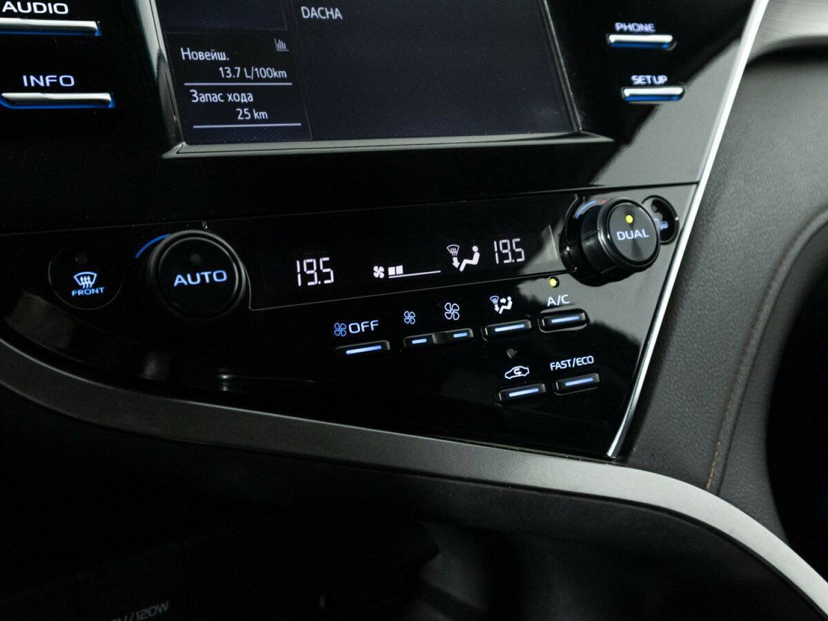 Toyota Camry 2018 года с пробегом. Фото: #16