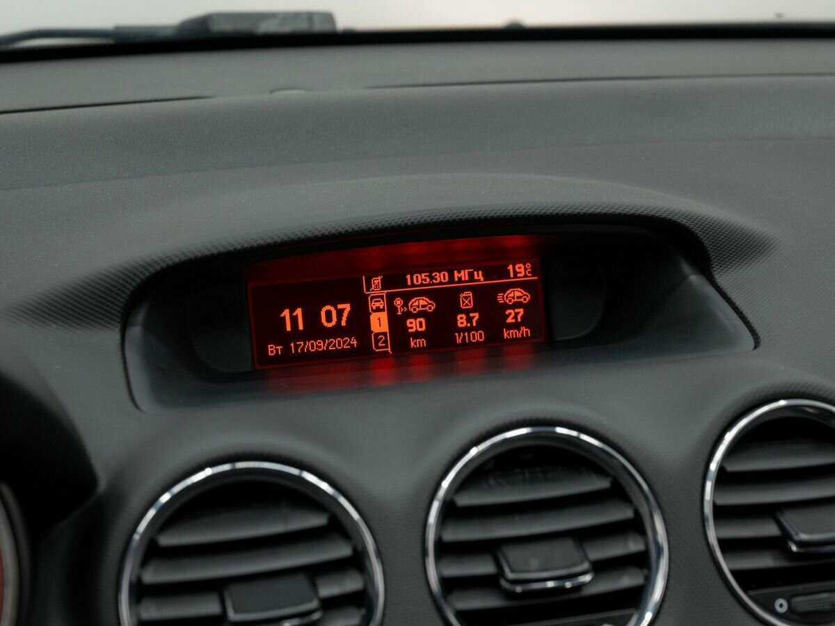 Peugeot 408 2013 года с пробегом. Фото: #20