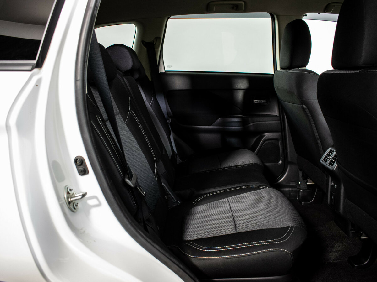 Mitsubishi Outlander 2021 года с пробегом. Фото: #8