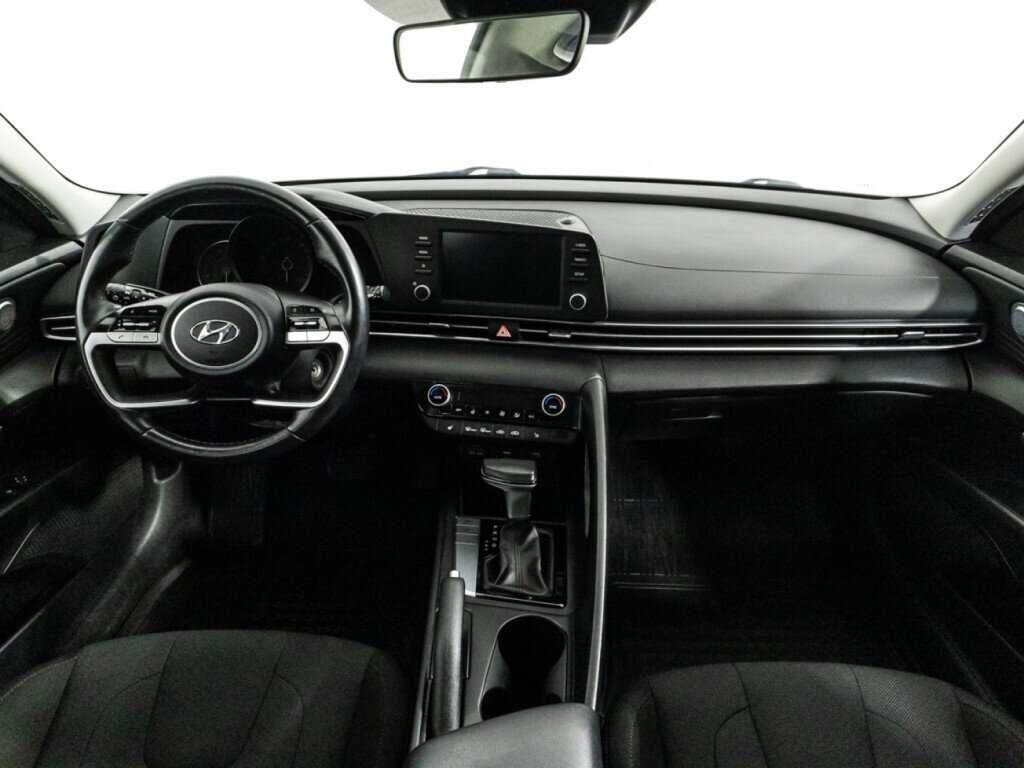 Hyundai Elantra 2021 года с пробегом. Фото: #12