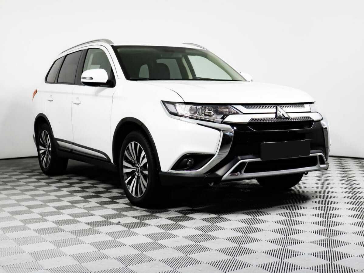 Mitsubishi Outlander 2020 года с пробегом. Фото: #2