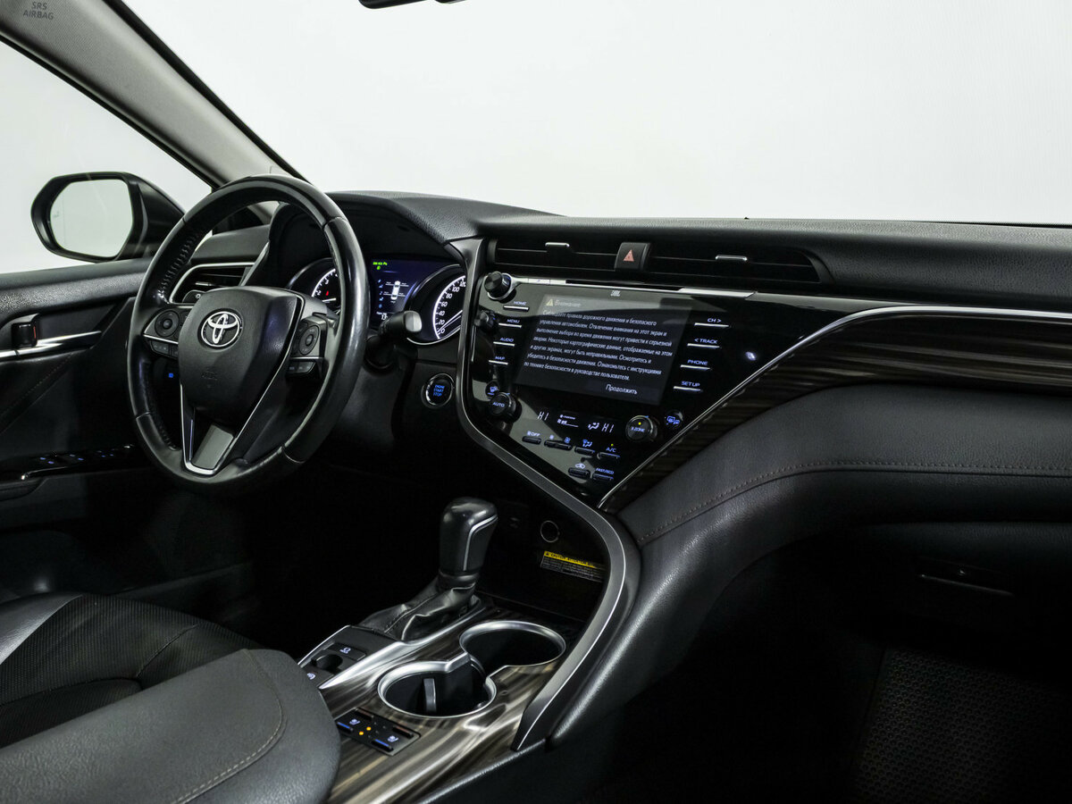 Toyota Camry 2018 года с пробегом. Фото: #6