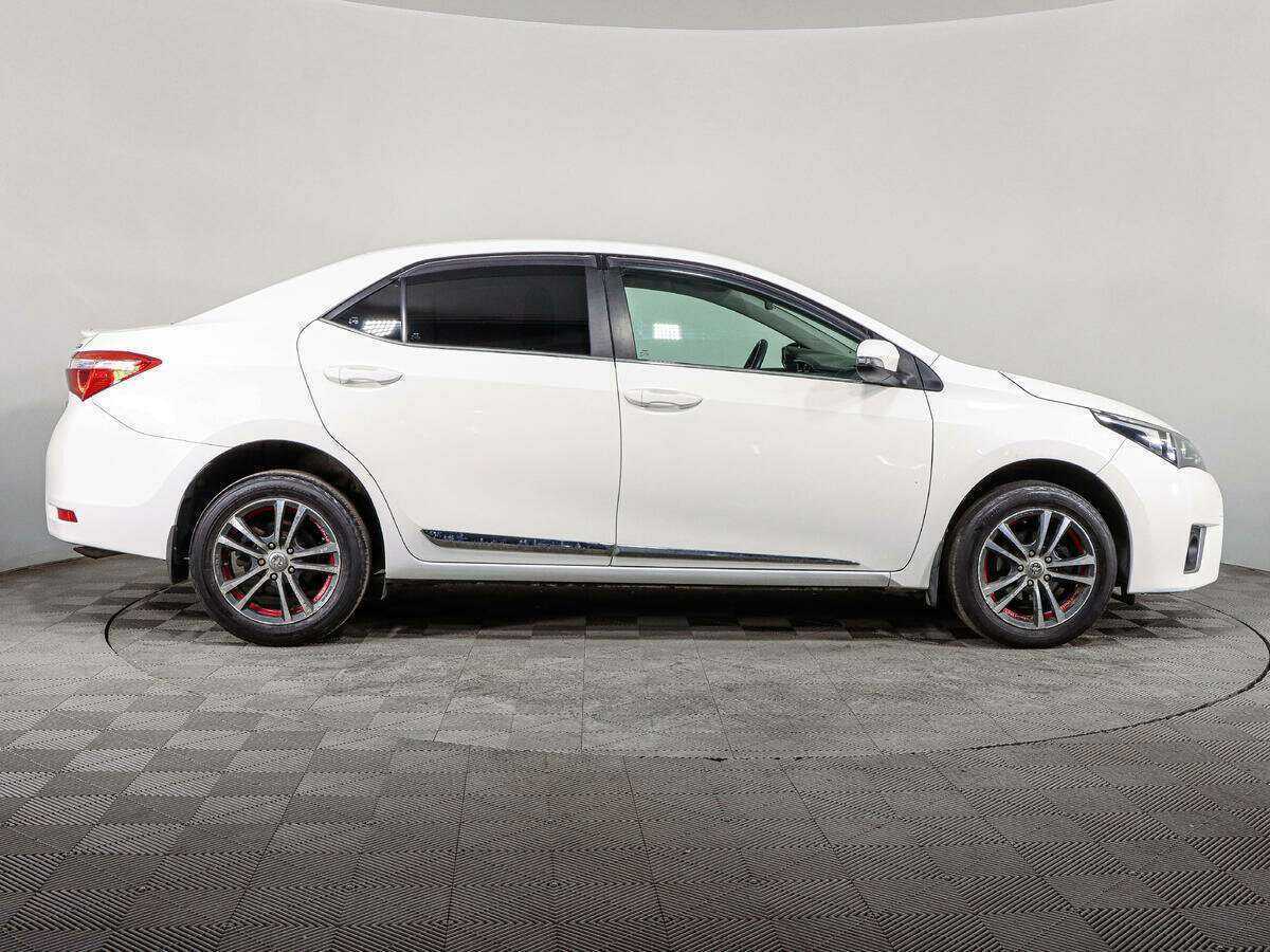 Toyota Corolla 2014 года с пробегом. Фото: #3